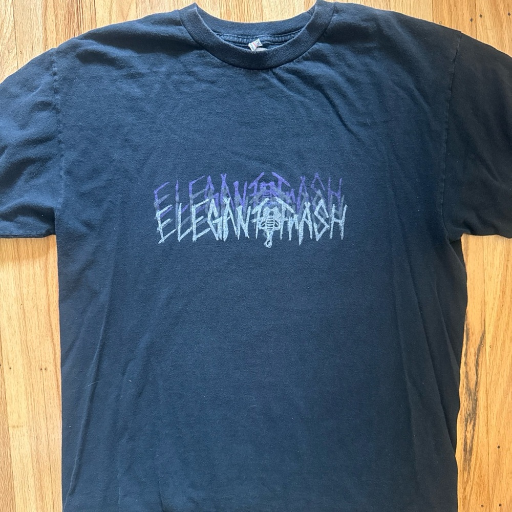 Men’s Graphic Tee size L